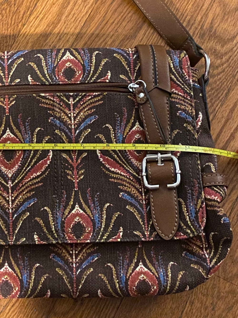 Relic by Fossil brown peacock feather leather crossbody adjustable canvas bag - Picture 8 of 10